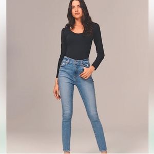 Abercrombie and Fitch Curve Love Super Skinny Ankle High Rise 35R